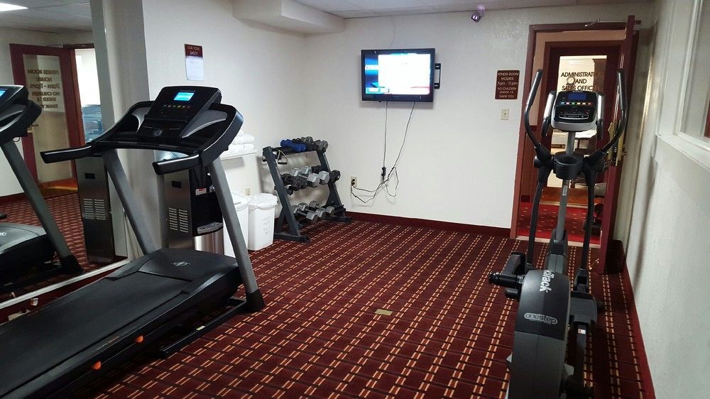 Ramada By Wyndham Medford Hotel & Conference Center Экстерьер фото